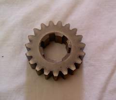 (750 Zephyr, GPZ 750 UT, viele andere Modelle) Zahnrad Getriebeeingangswelle 2.Gang 13130-041 2ND GEAR INPUT SHAFT 19 T 13260-1511